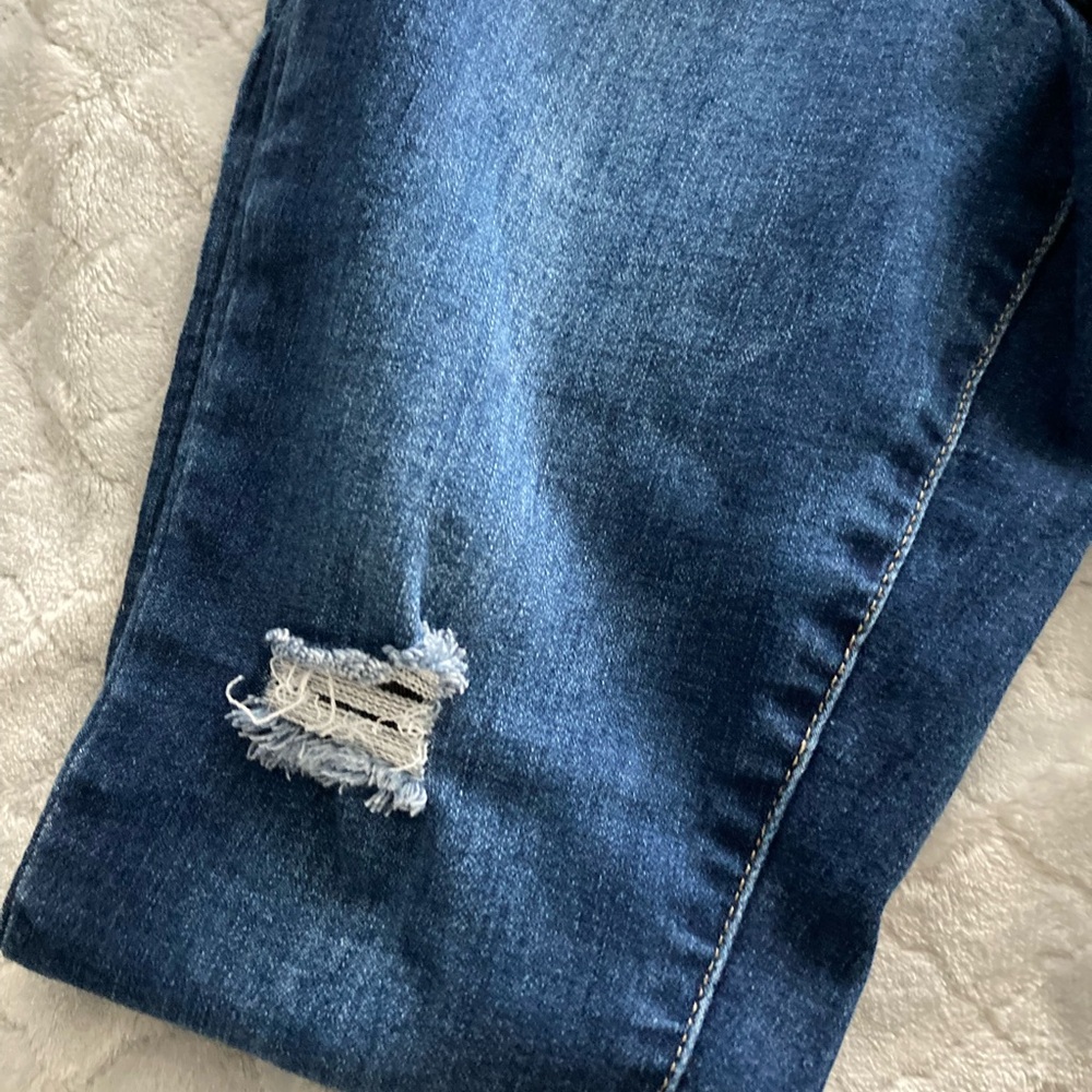 Ladies Jeans - Picture 3 of 10